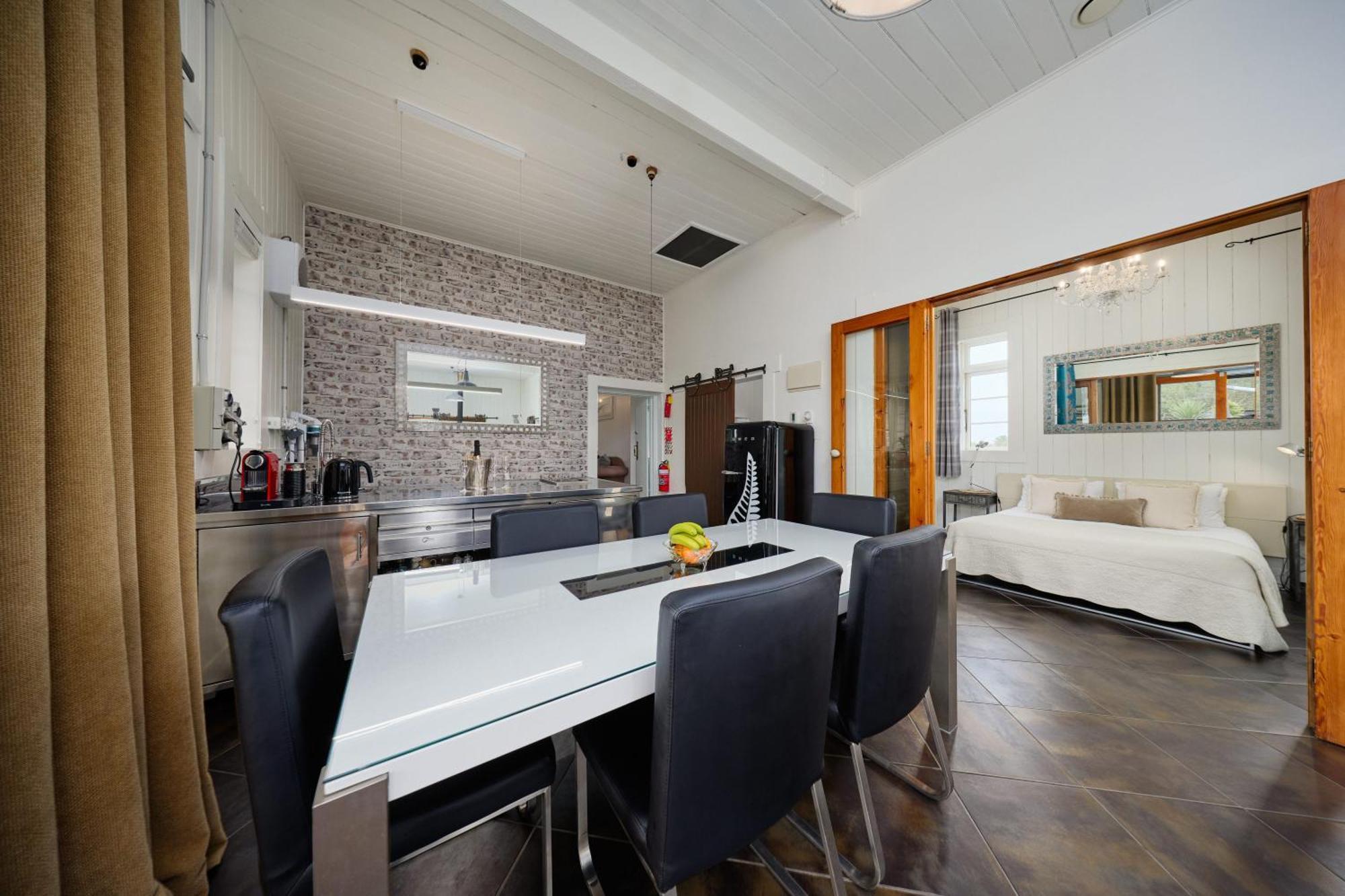 קאיקורה The Factory Luxury Accomodation מראה חיצוני תמונה